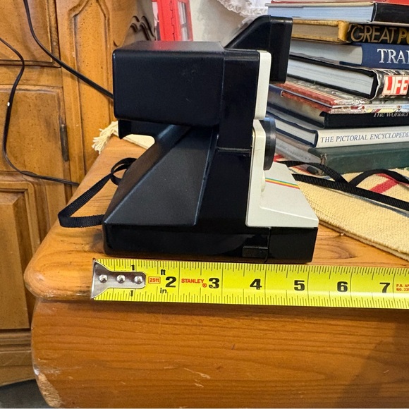 Vintage Polaroid OneStep SX-70 Land Camera with a Q-Light Flash attachment - Picture 11 of 11